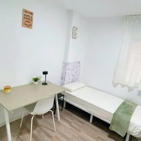 Modern In - Rosas Malaga